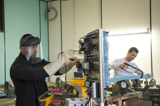 Technicien, technicienne d'équipement en électricité